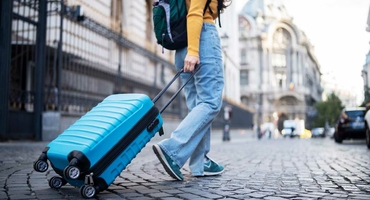 7 Essential Items You Should Always Carry on Your Vacation | Travel Inspirations